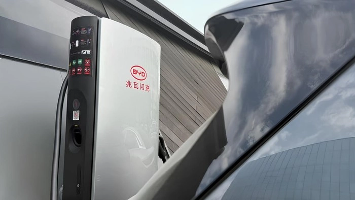 BYD Luncurkan Charger Super Cepat, Ngecas 5 Menit Nambah Jarak 400 Km